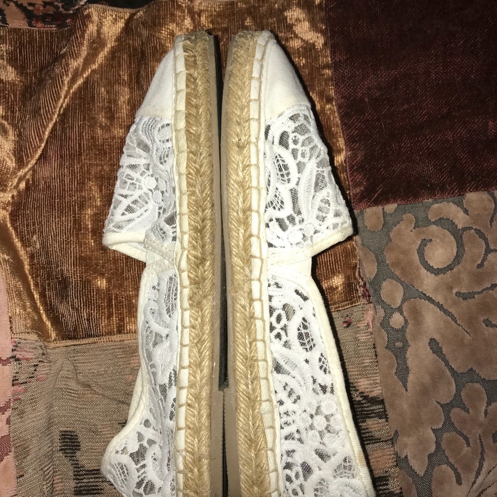 Shoes - Picture 4 of 4